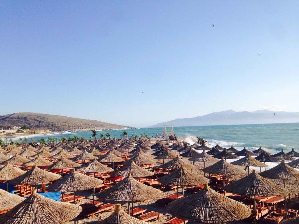 Apartments On The Beach Sarandë Exterior foto