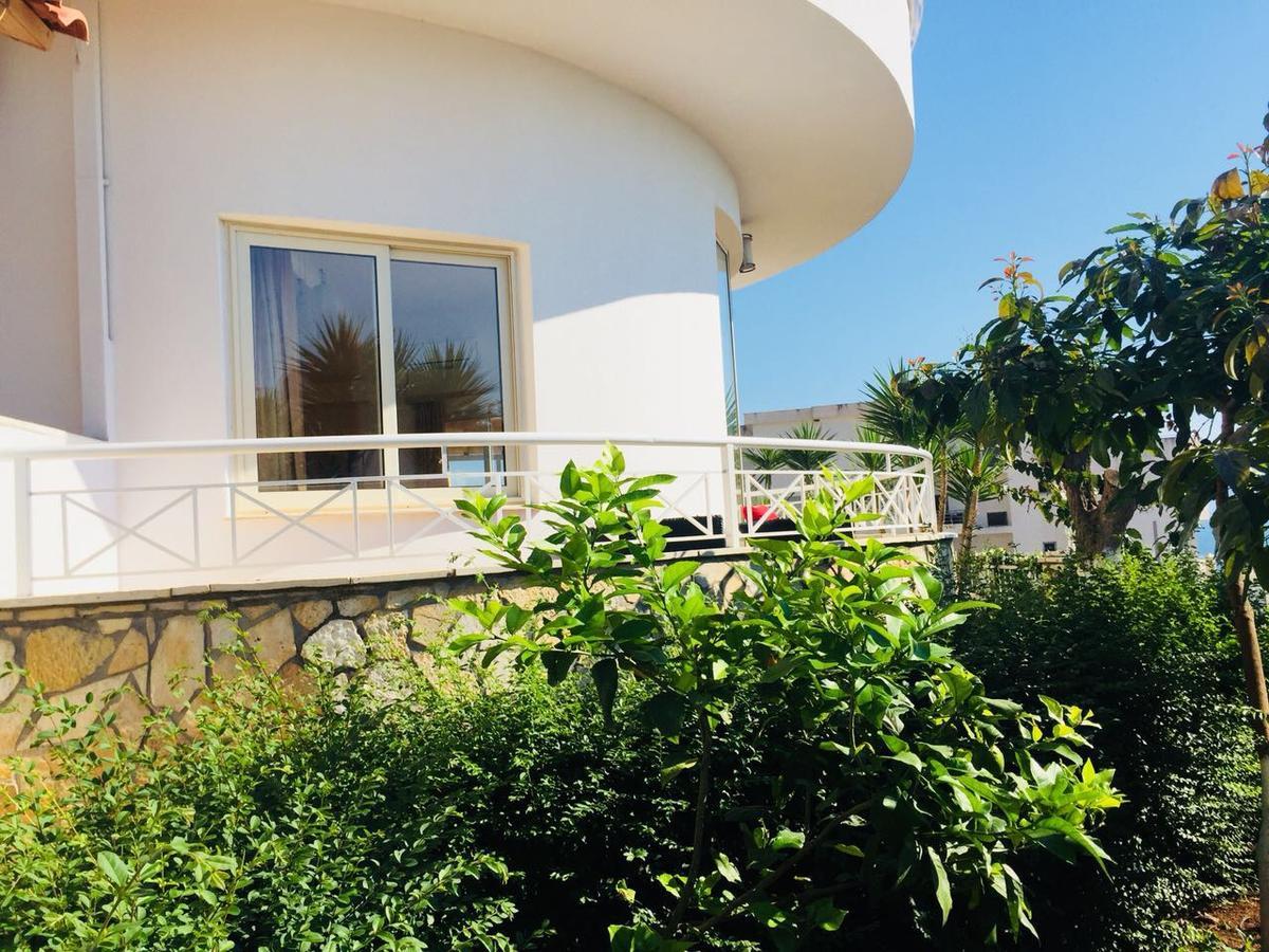 Apartments On The Beach Sarandë Exterior foto