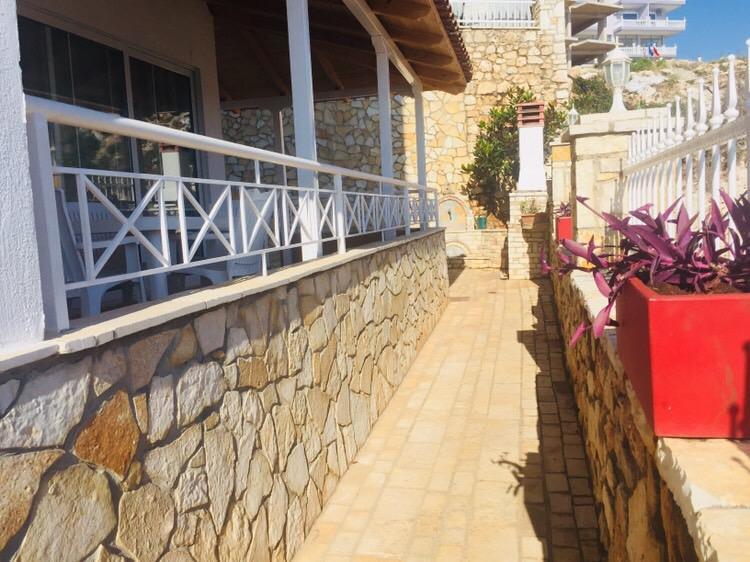 Apartments On The Beach Sarandë Exterior foto