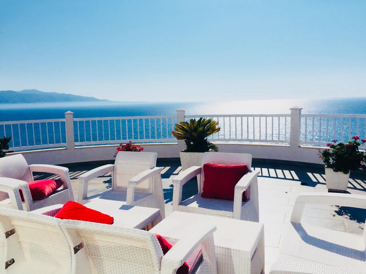 Apartments On The Beach Sarandë Exterior foto