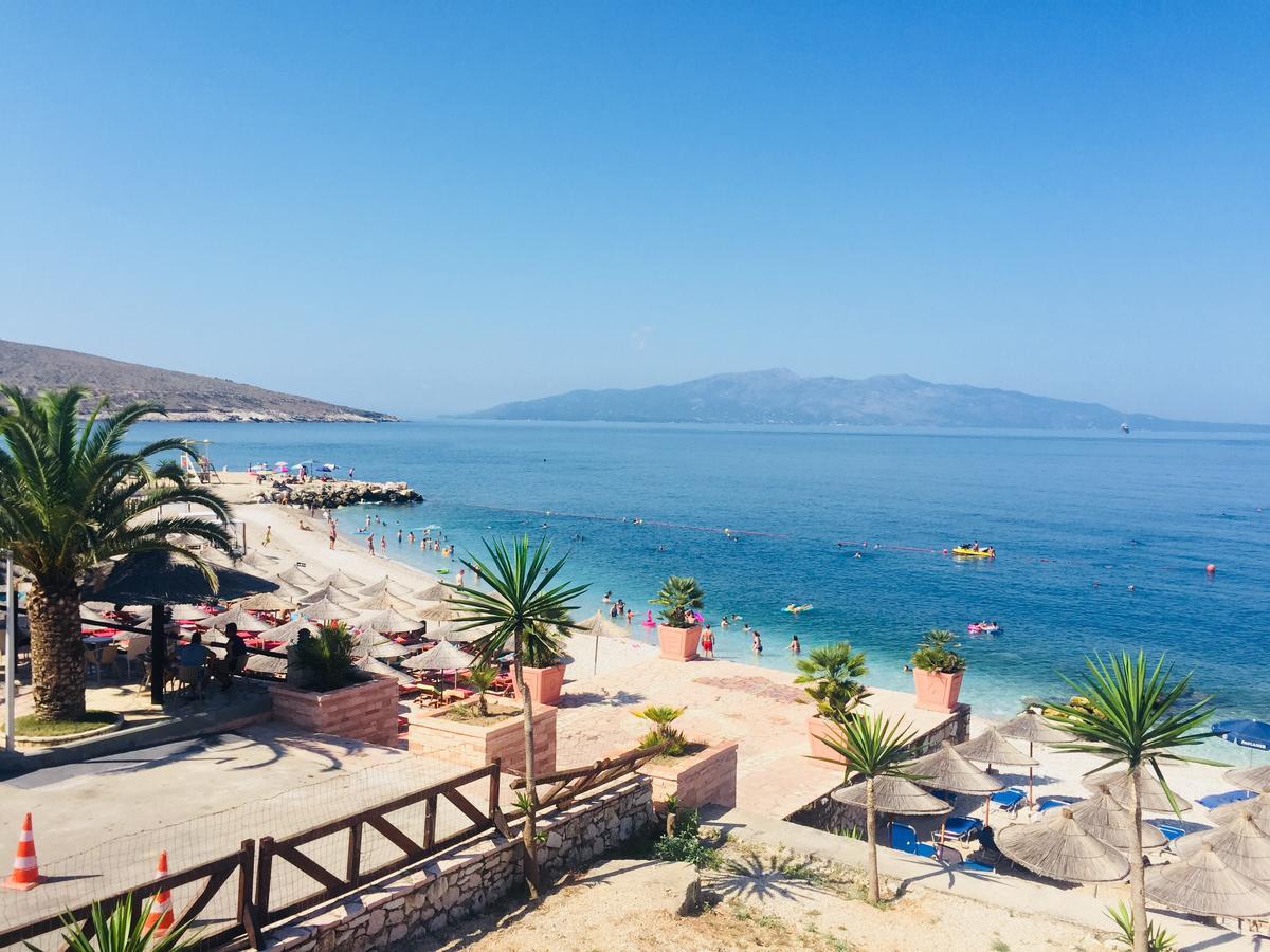 Apartments On The Beach Sarandë Exterior foto