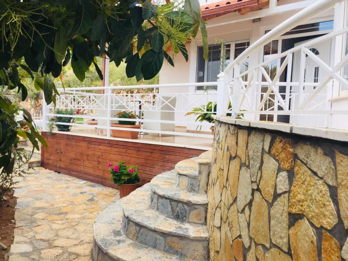 Apartments On The Beach Sarandë Exterior foto