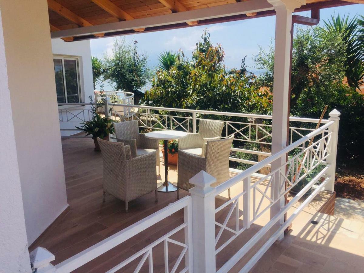 Apartments On The Beach Sarandë Exterior foto